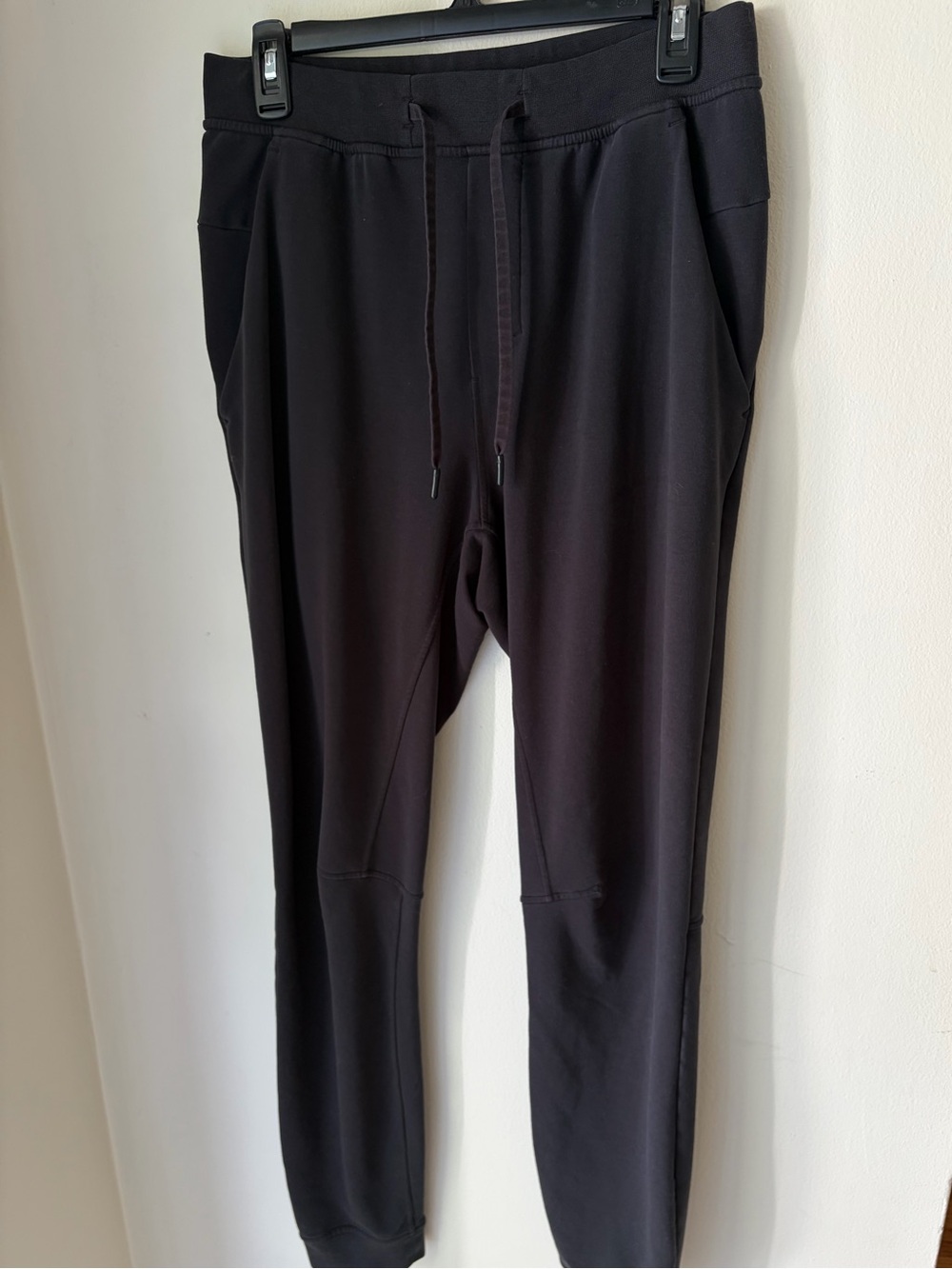 25. Men’s Size Medium Tall LULULEMON Black City Sweat Jogger Sweatpants